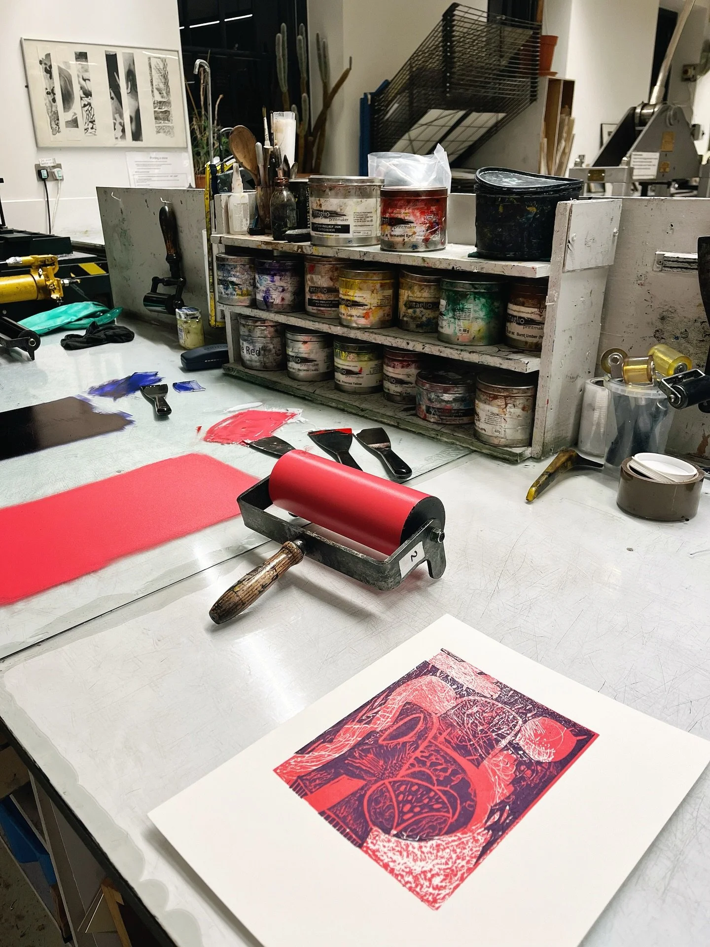 #reliefprint #studiotime #linocut #printmaking #linoprinting