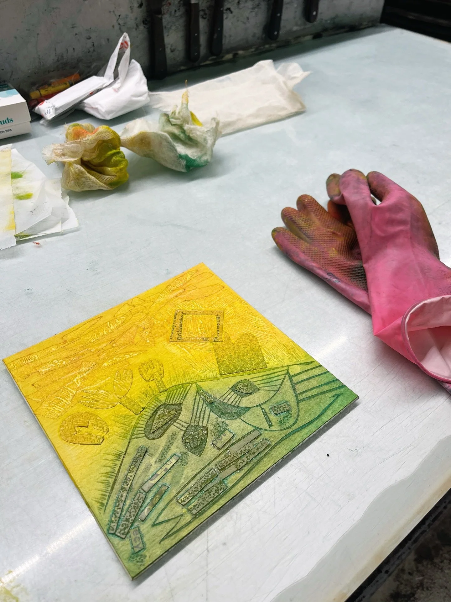 Just keep showing up &hellip;..

#printmaking #intaglio #so_klara #prints #collagraph #collagraphprint