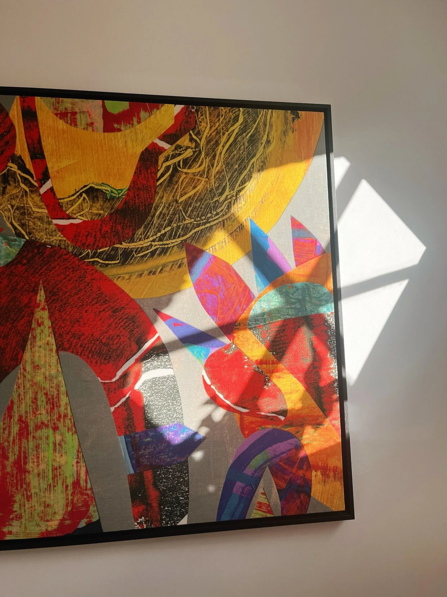 Ladies and gentlemen, I&rsquo;m missing the sunshine! ☀️

#wallart #textileart #so_klara #textiledesigner #bespokeart #expressivetextiles #bolddesigns