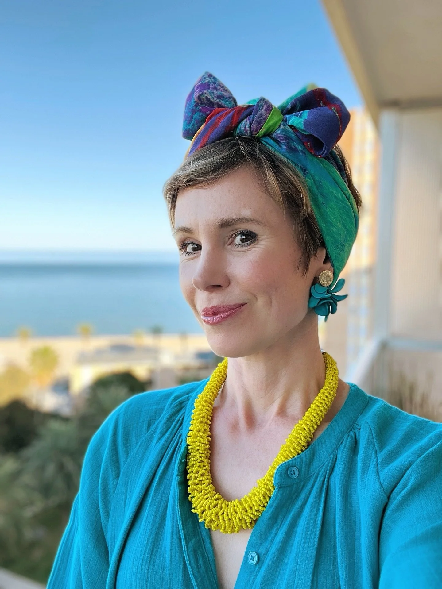 The power of accessories! 
Ladies, you don&rsquo;t need a wardrobe full of garments but a few good basic pieces. What you need is some statement accessories that will instantly inject energy and playfulness into your outfit.
I love wearing my #so_kla