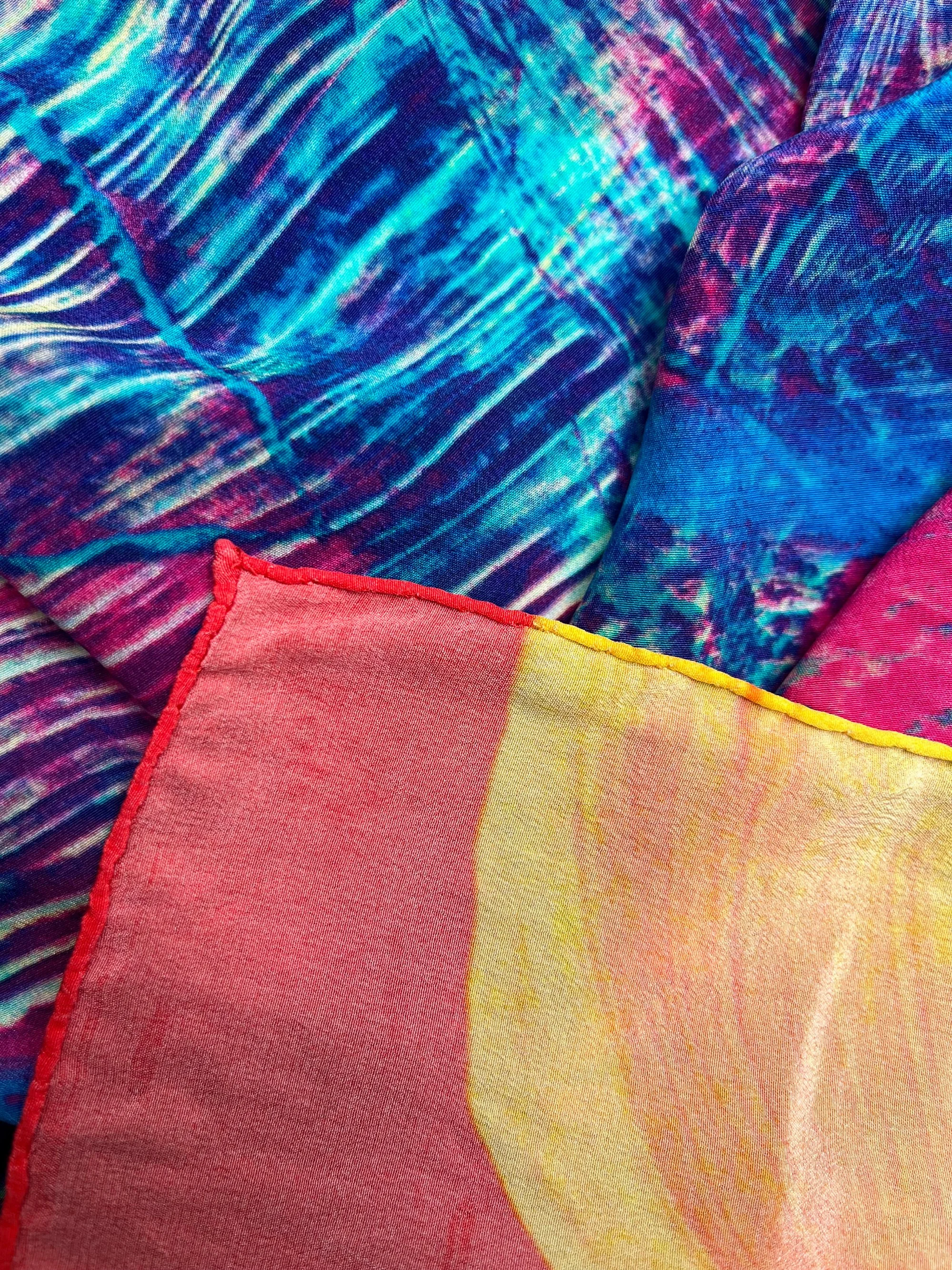SO_KLARA_VIOLETTA_SilkScarf_StitchingDetail_01.jpg