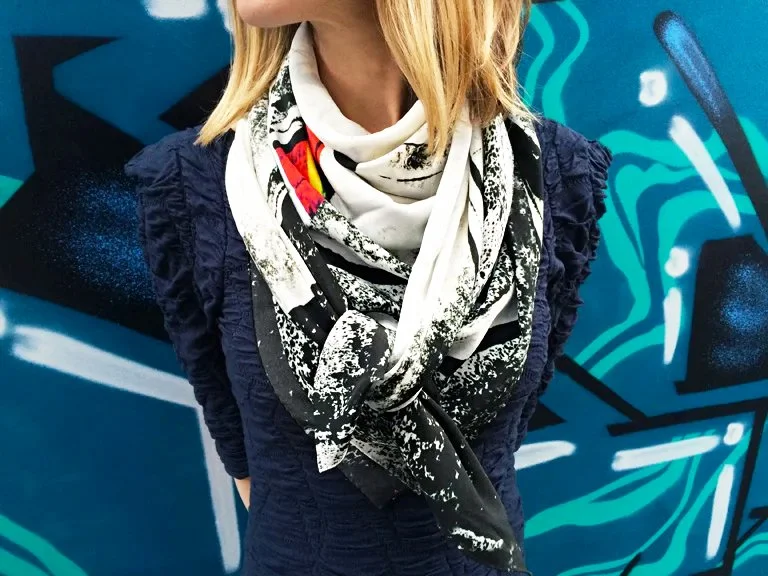 SO_KLARA_EBONY_Silk_Scarf_Model_Lighter.jpg