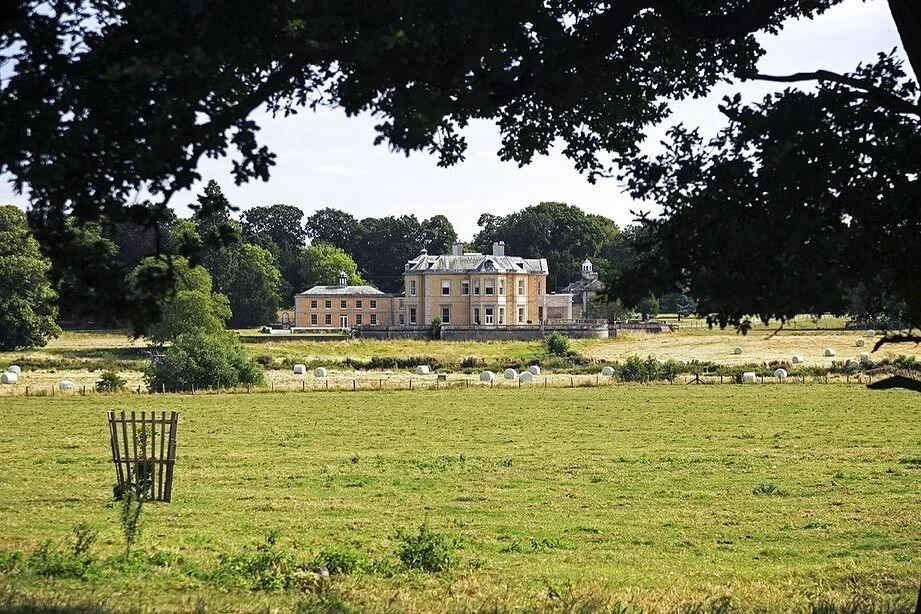 There was quite a dilemma when it came to choosing the colour for the exterior of this country house project.  Eventually we decided on a colour often referred to as &lsquo;Kings Gold&rsquo; used historically as a lime wash to help the building stand
