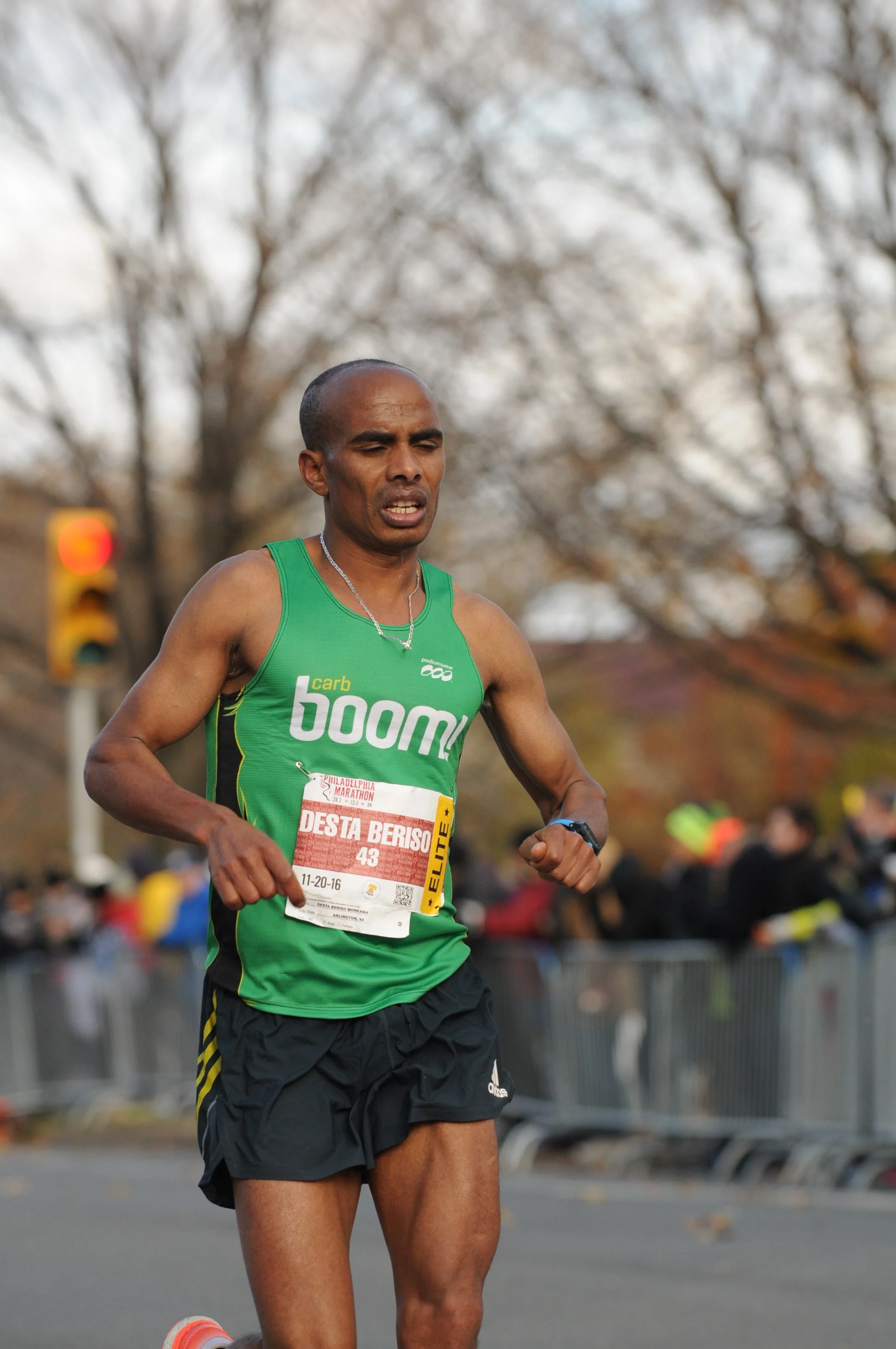 Desta enroute to a 2:27:03 finish (13th OA) at 2016 Philadelphia Marathon. Boom!