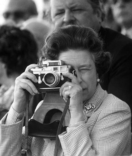 The Queen with a Leica