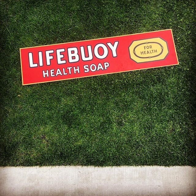 Shoot me a DM if ya want a 4 foot wide hand painted aluminum vintage style soap panel? #lifebuoy #lifebuoysoap #health #clean #soapy #washedup #handpainted #signs #vintagesigns #antiquesigns #chicago #chicagosignsystems #alupanel #scrub