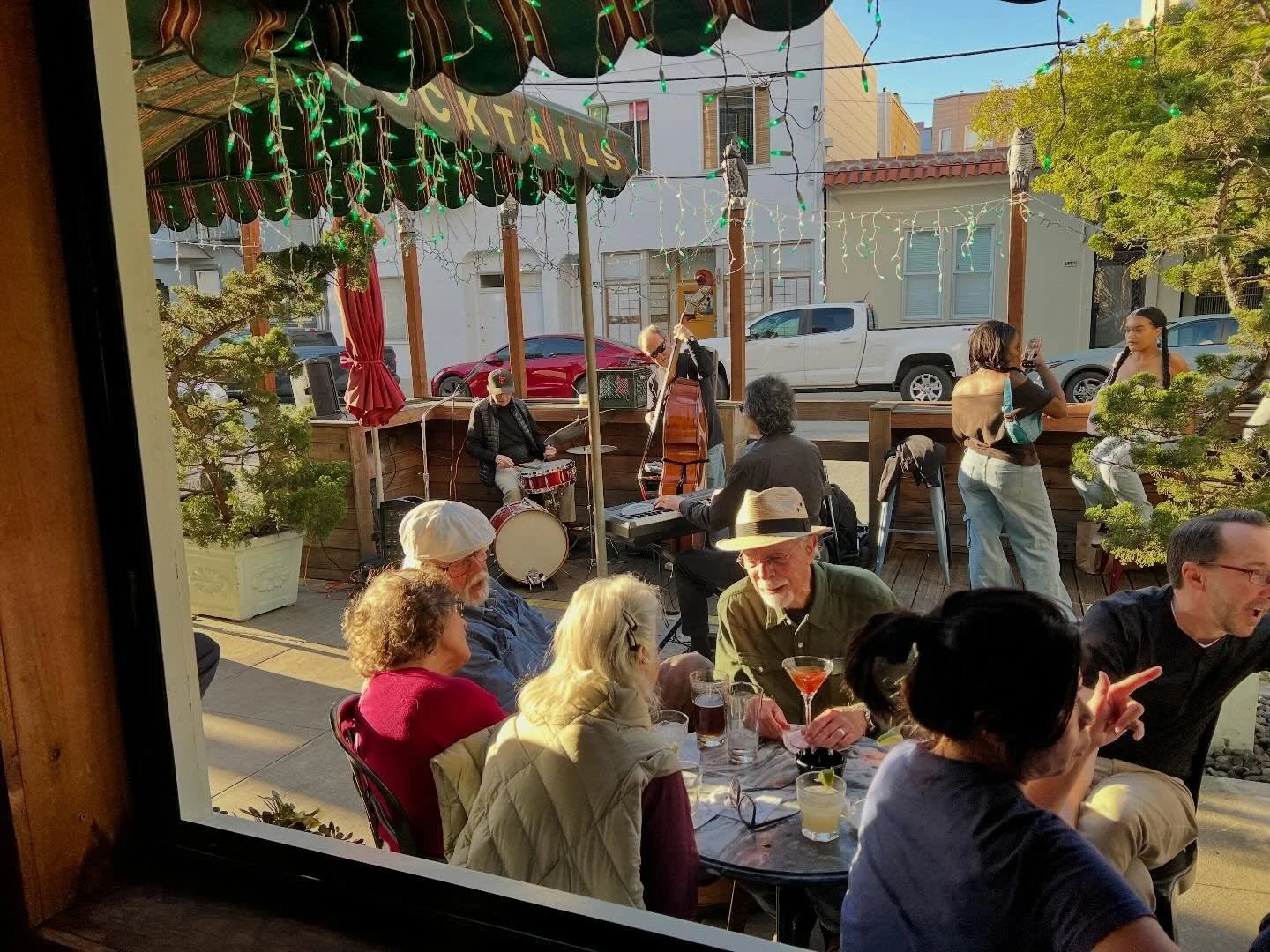 First Friday is on in North Beach and at Sweetie&rsquo;s Art Bar. Photography by Pablo Fernicola, music by the Vince Lateano Trio, and drinks by Amy and Verka. #sweetiesartbar #vincelateano #northbeachsf #artopeningssf #fridaynight