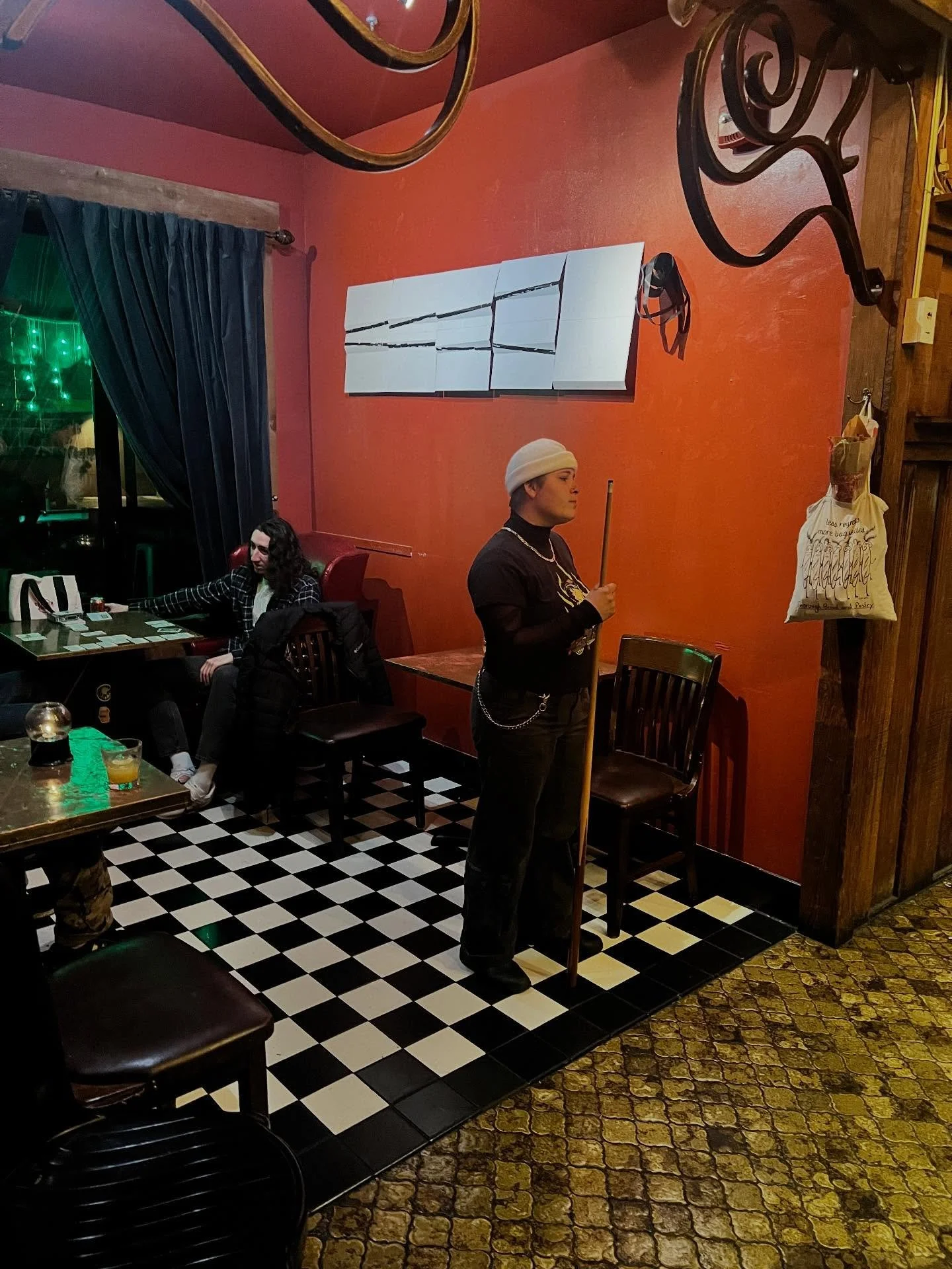 A rainy First Friday&hellip;means our pool table is open and jazz is in the back. Really not a night to be missed.
#sweetiesartbar🍸🎨 
#vincelateanojazz 
#friendlypool
#northbeachsf