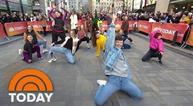 Special moments captured on and off camera of our full cast for The Today Show performance! 🤩

#pmtdancecompany #nycdancers #todayshow #footloose #flashmob #surprise #kevinbacon #footloose40thanniversary #pmthouseofdance #pmtfam