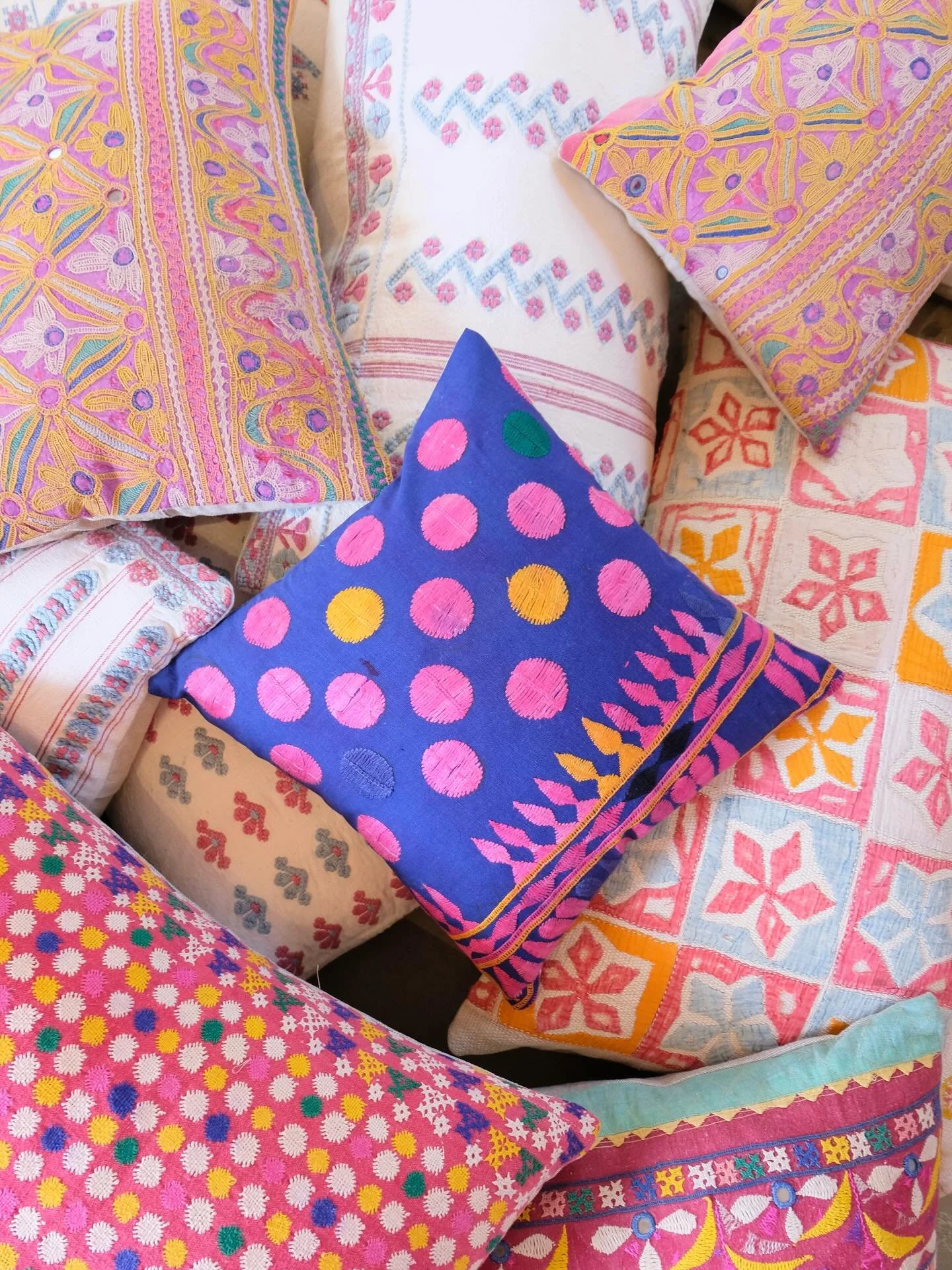 CUSHIONS ๐๐ป You can never have too many in my opinion ๐ฅฐ #vintagetextiles #cushionheaven #embroideredcushions #rawplasterstudio #availablenow #online #suzani #indianembroidery #gujarat