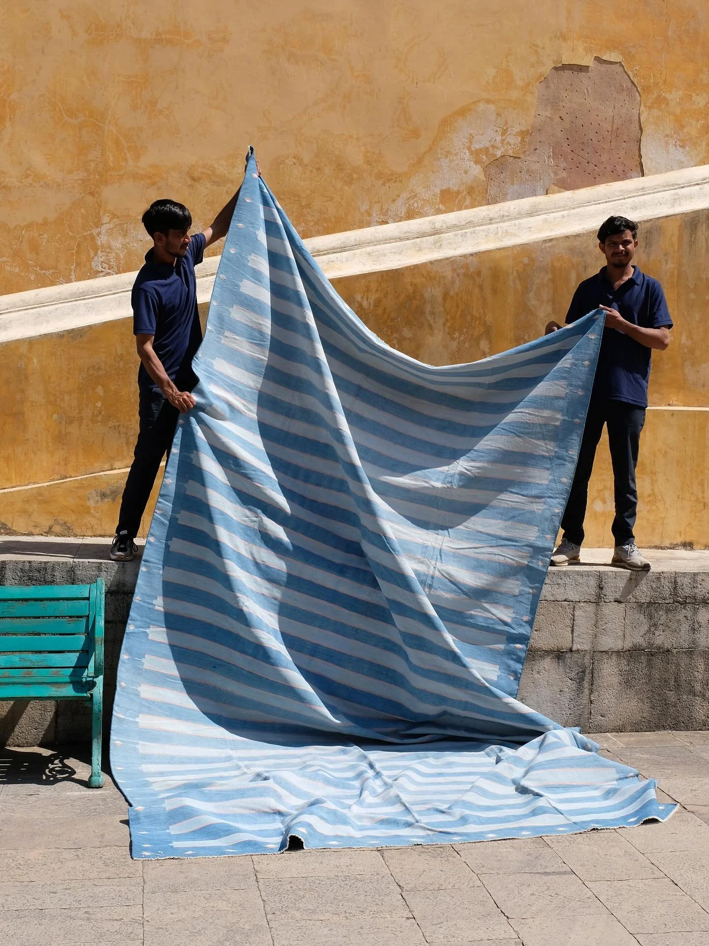 Dhurrie dreaming ๐๐ฉต๐ #antiquedhurries #vintagedhurries #onlinenow #perfectlyfaded #incredibleindia #shesawhopper #bluestripes
