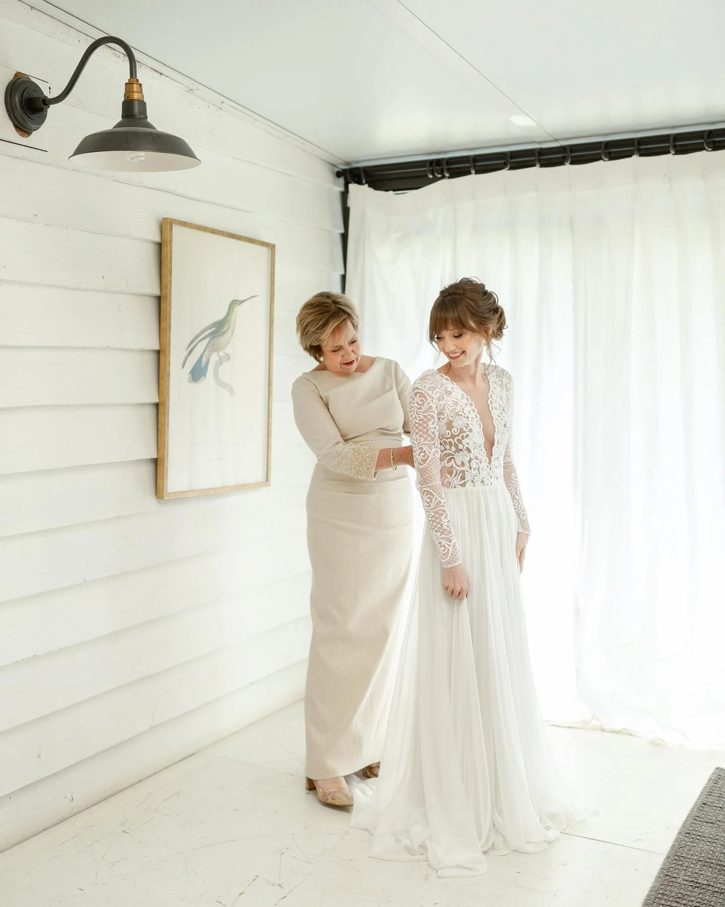 A moment for all the mothers and daughters getting to make these special memories. A culmination of so many realized hopes and dreams. ❤️

[shot for @michellescottphoto]