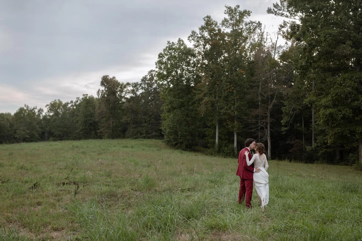 Ben and Molly in a Georgia field. ❤️

[shot for @michellescottphoto]