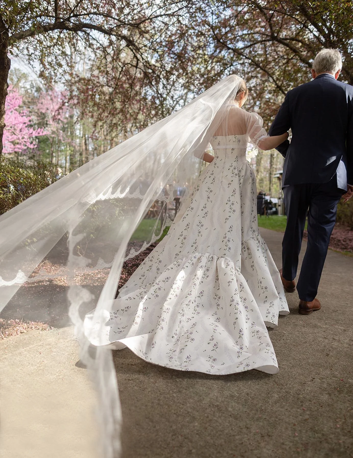 An idyllic spring day in Knoxville, as Sadie walks toward her groom. 

Shot with @michellescottphoto ❤️