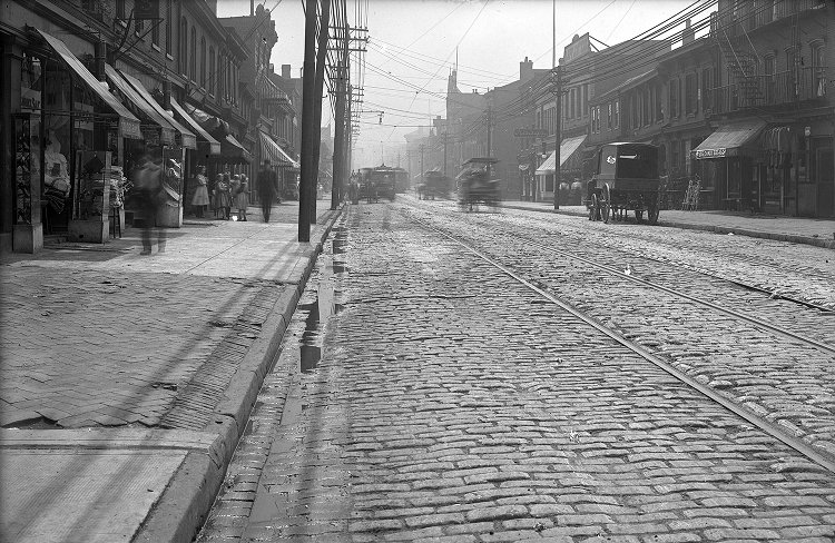 1909 Penn Ave Store Fronts.jpg