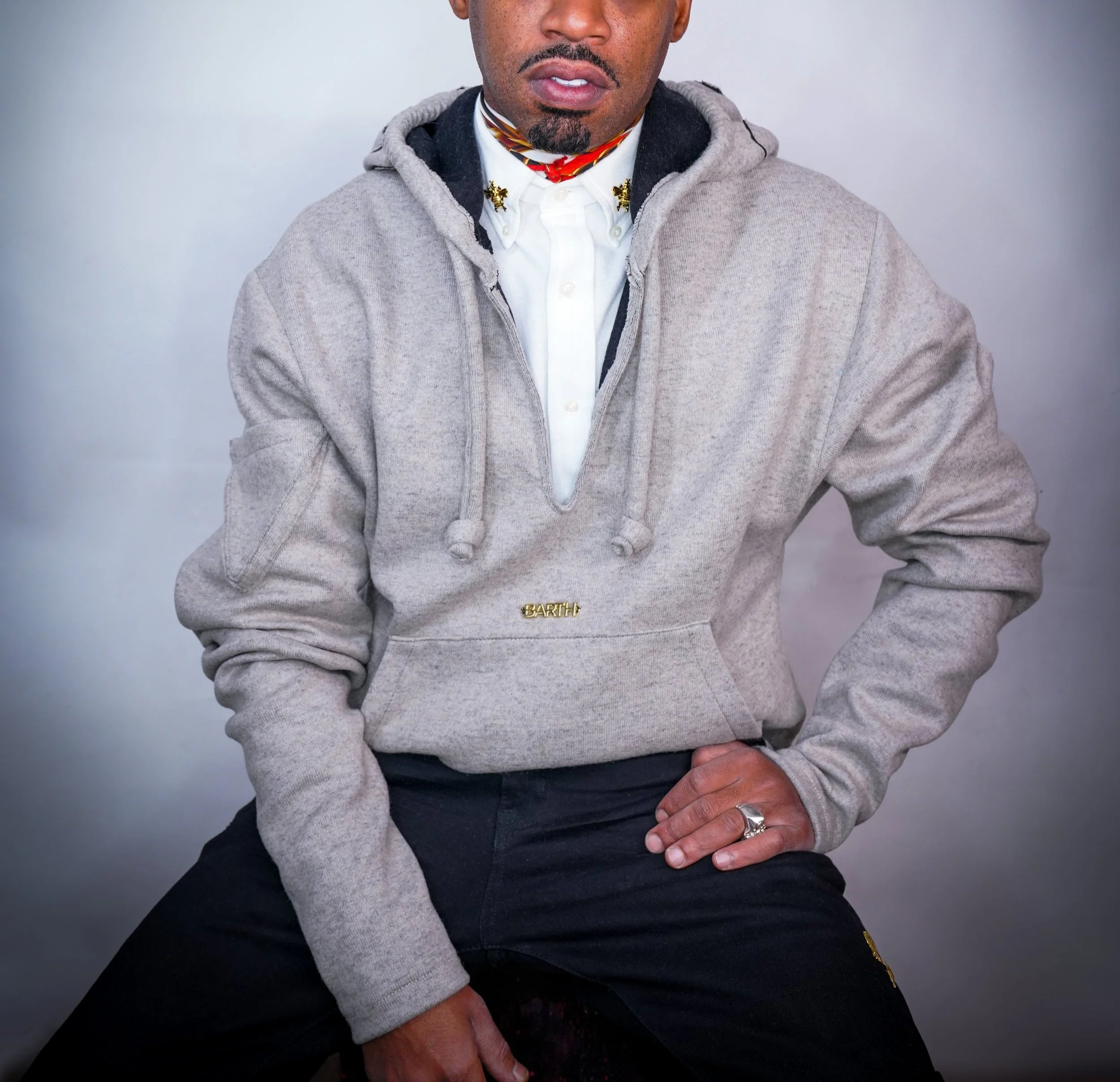 Barth MM Deep V - Grey Cashmere/Wool Blend