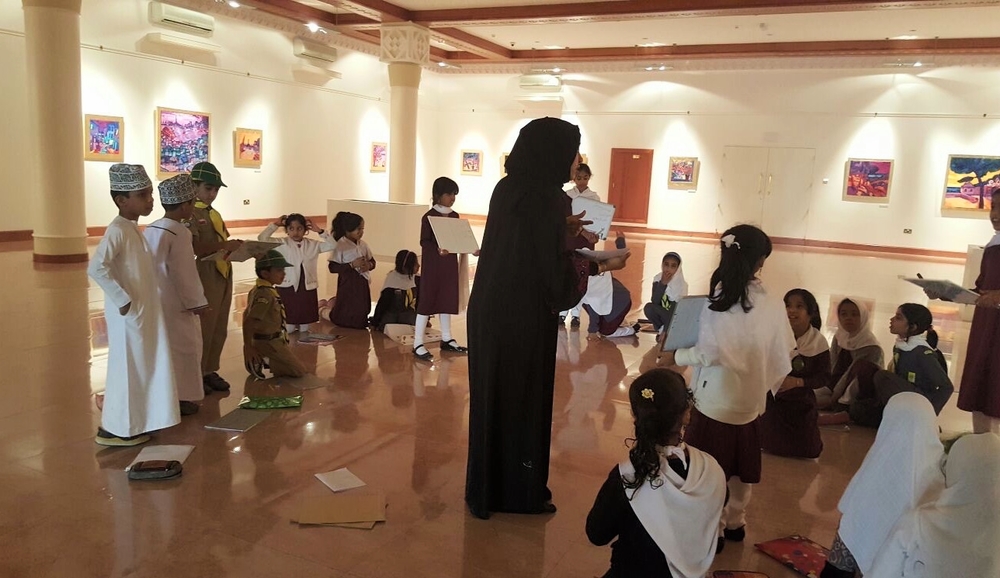 New Teacher leading a Ways of Looking workshop at Bait Al Zubair.Credit. unknownJPG.JPG