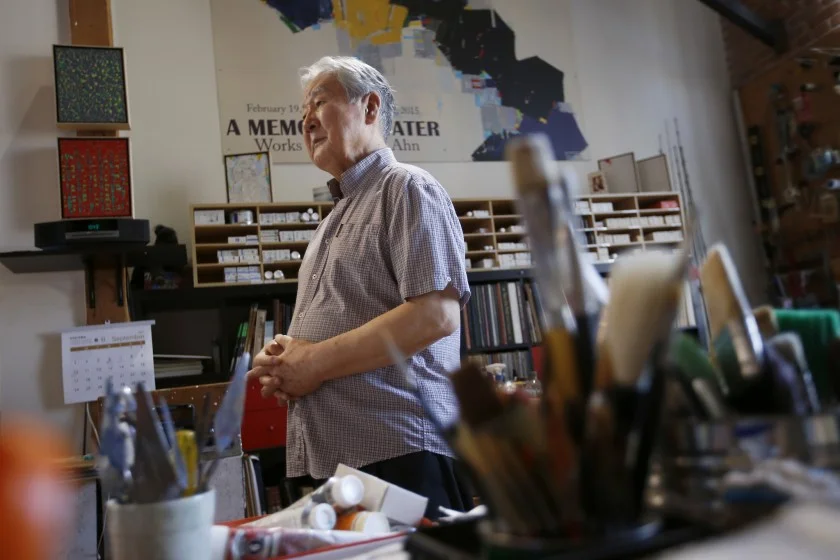 Young-il Ahn in his studio in downtown Los Angeles, 2017. Photograph by the Los Angeles Times.