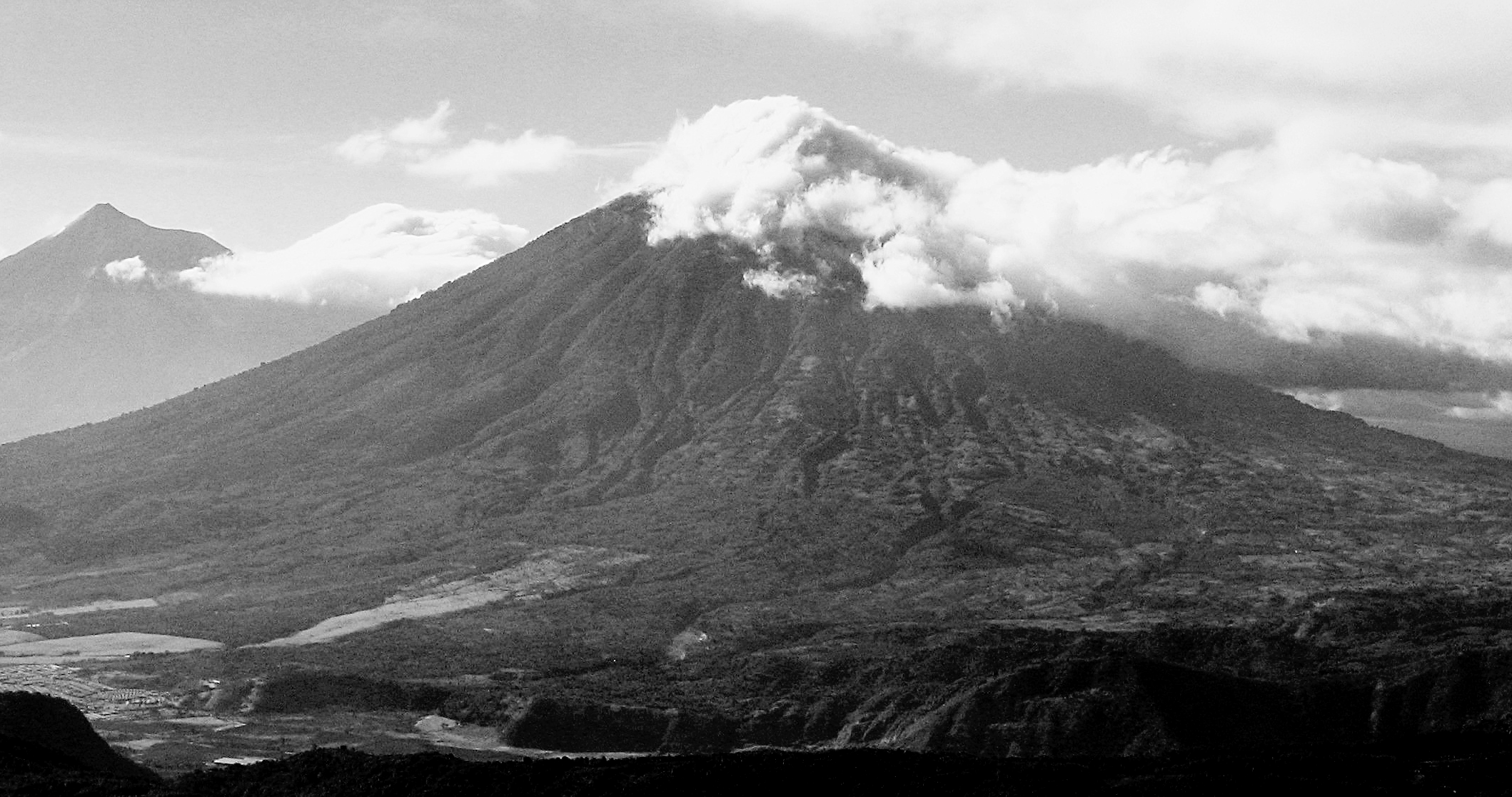 11-Life-of-Pix-free-stock-photo-Guatemala-Volcano-nature-blue_bw2.png