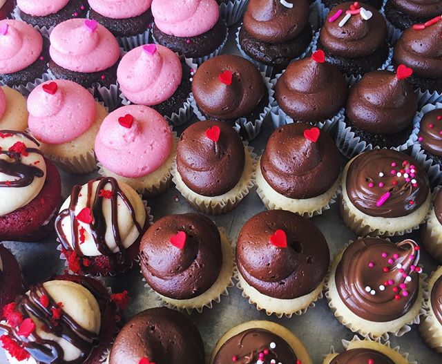 Cupcakes for days ✨ #cupcakes #desserts #asbakeryrd #sweets #puntacanavillage