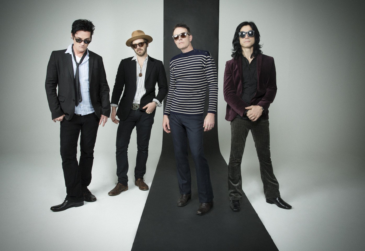 SCOTT WEILAND & THE WILDABOUTS