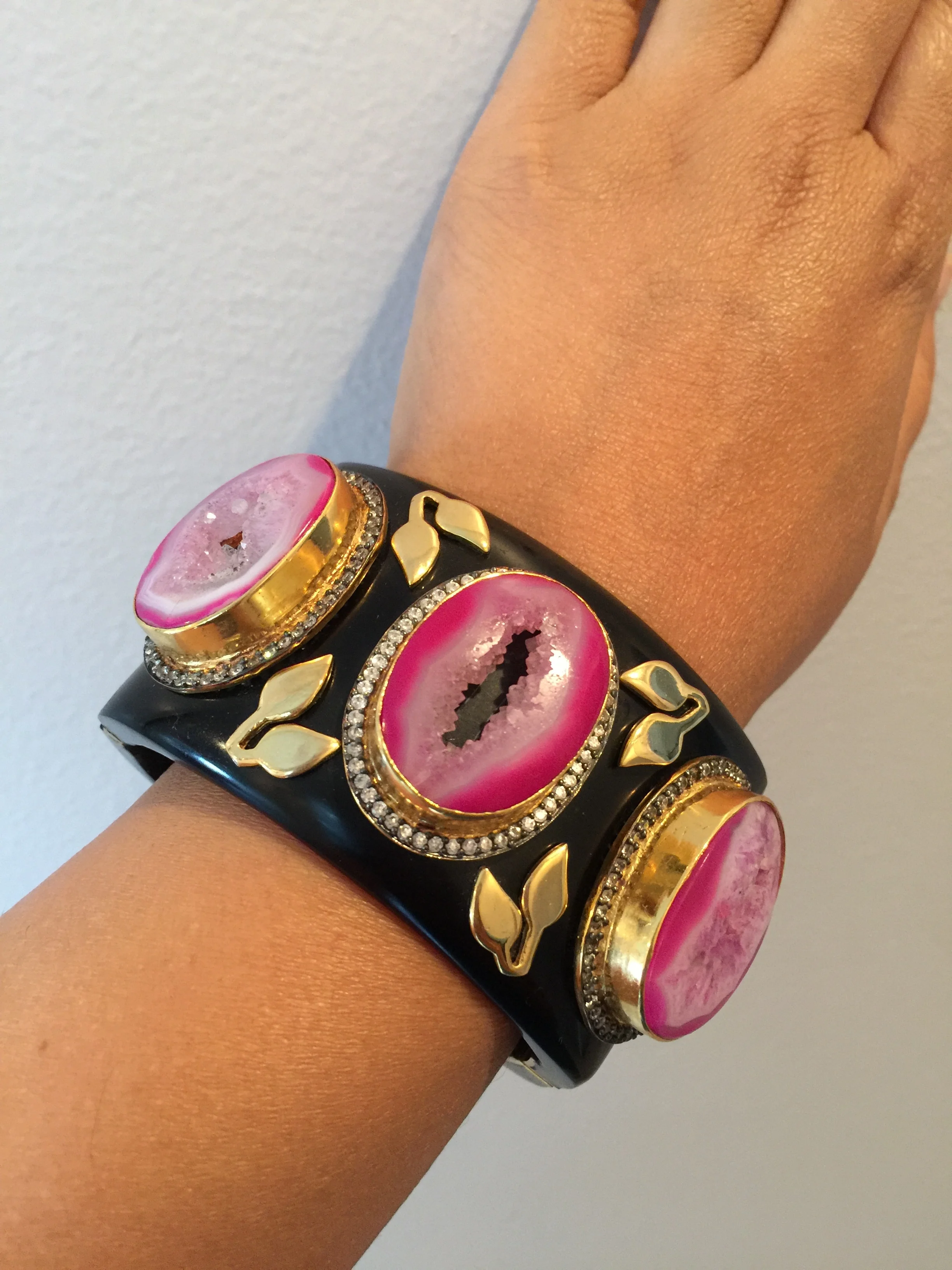 2EABC5EB-B6FE-4A5D-BEFD-9EAE7D6C15F4