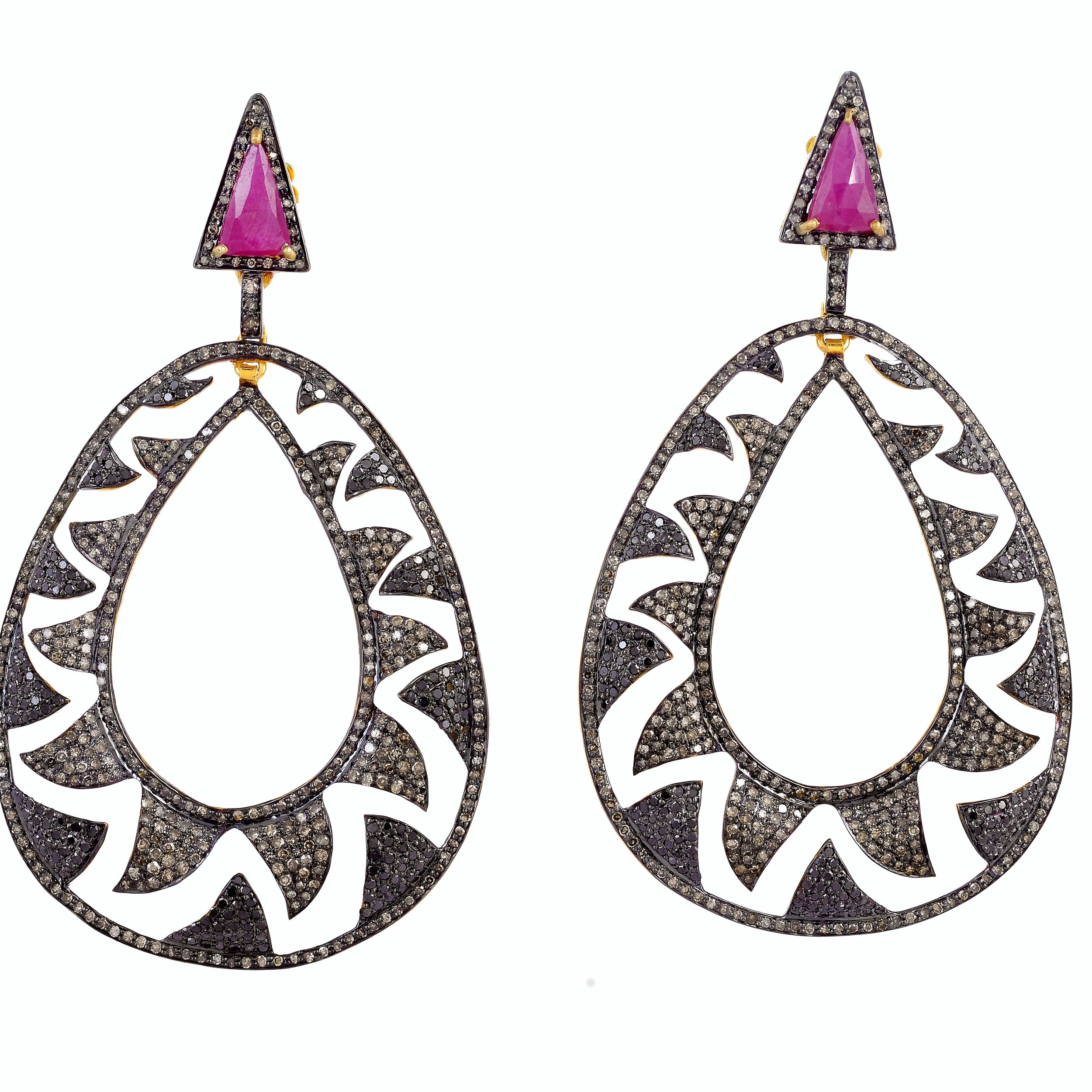 Interlocking Claw Earrings 6.22 Black and Champagne Diamonds