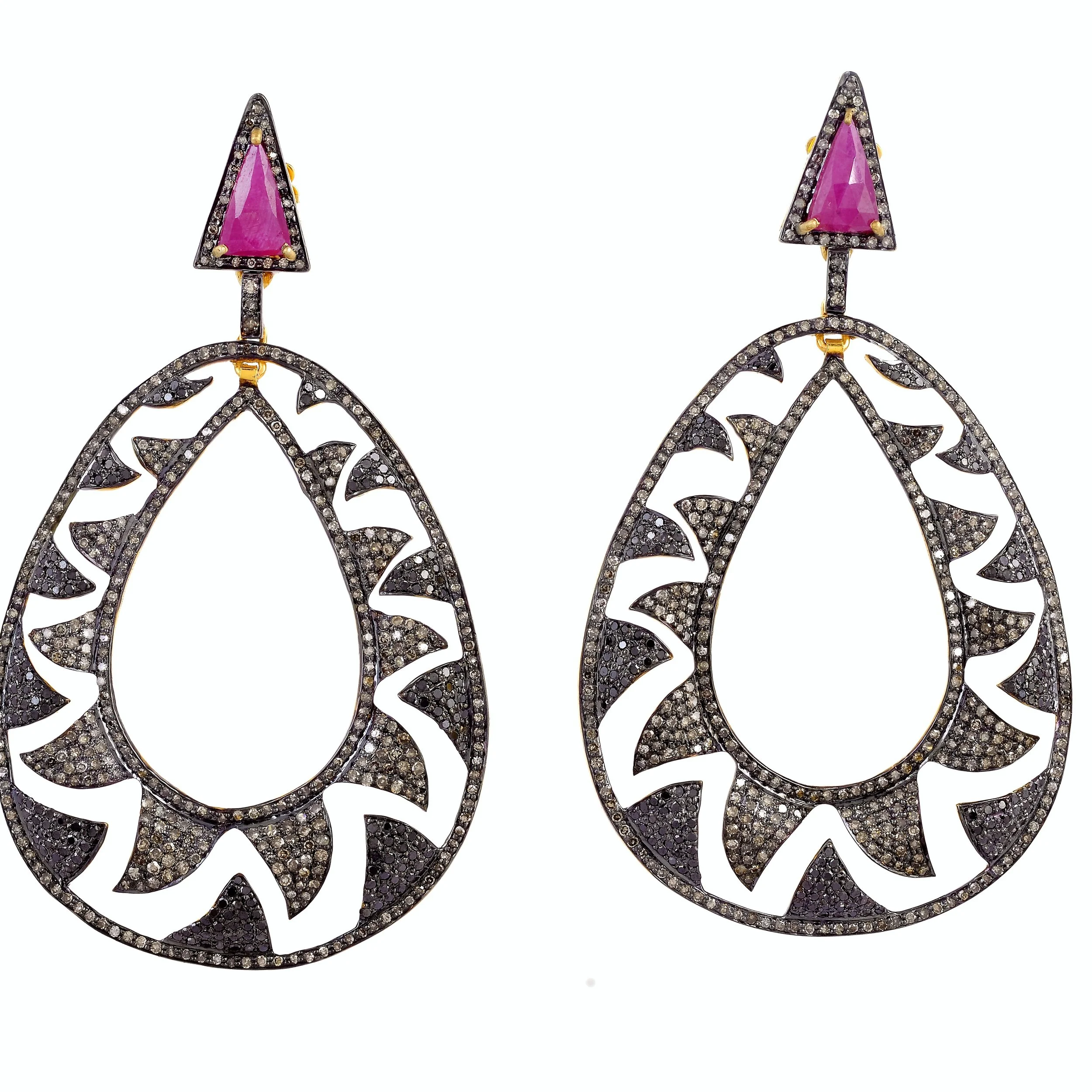 Interlocking Claw Earrings 6.22 Black and Champagne Diamonds