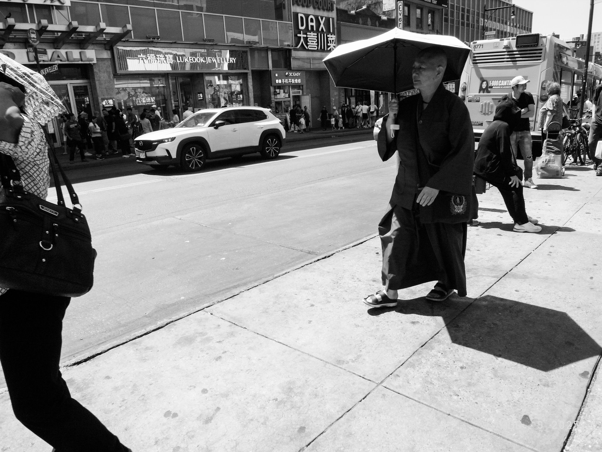 Black and White Street Photography in Chinatown Chicago-16957.jpg