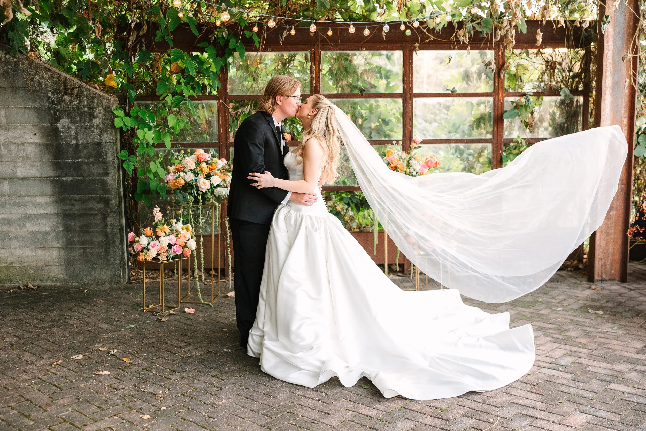 CydWeeksPhotography-TheStandardKnoxville-RileyLovesSarahForever-471.jpg