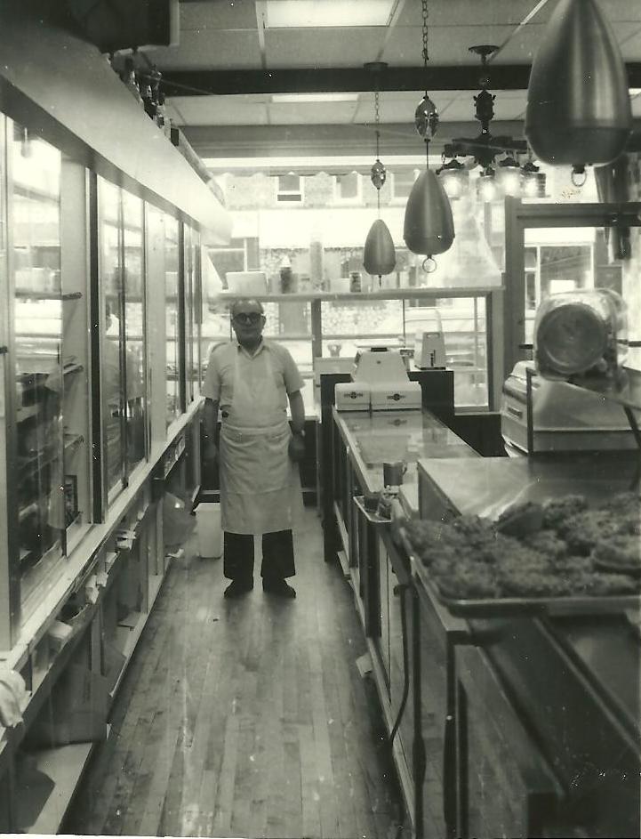 Sal @ Allerton Ave location 1974.jpg