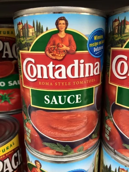 Contadina (Women of the Supermarket - Photo by: Morgan Jesse Lappin)