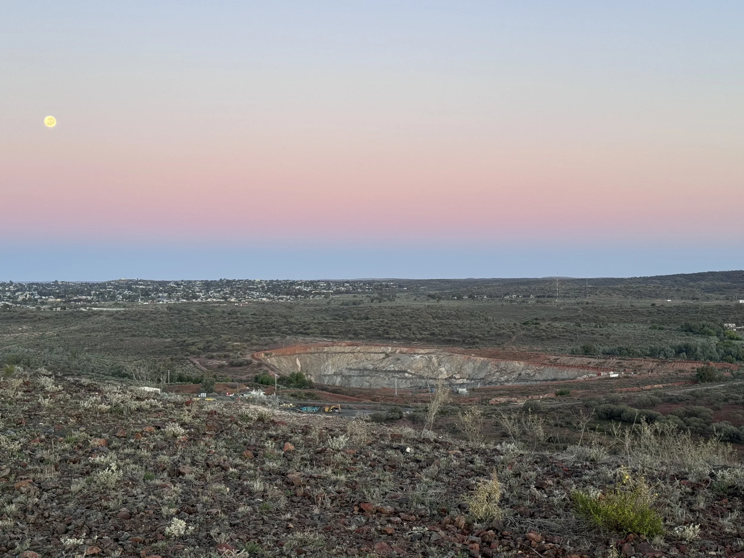 Capturing Sun Rise- Broken Hill- Charlotte Haywood.jpg