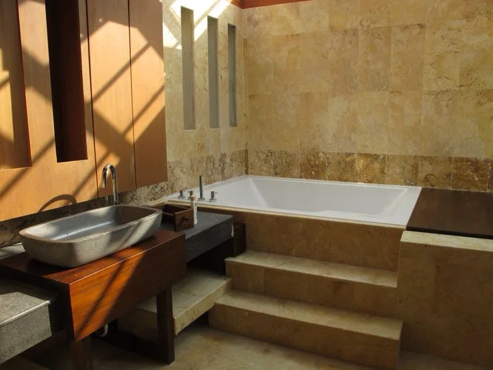 Master bedroom's Bathroom