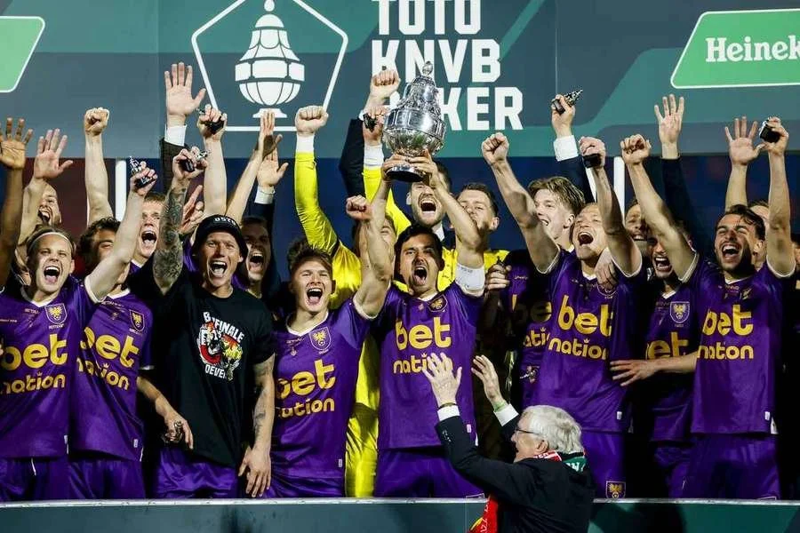 Soccer scouting in Amsterdam.jpeg