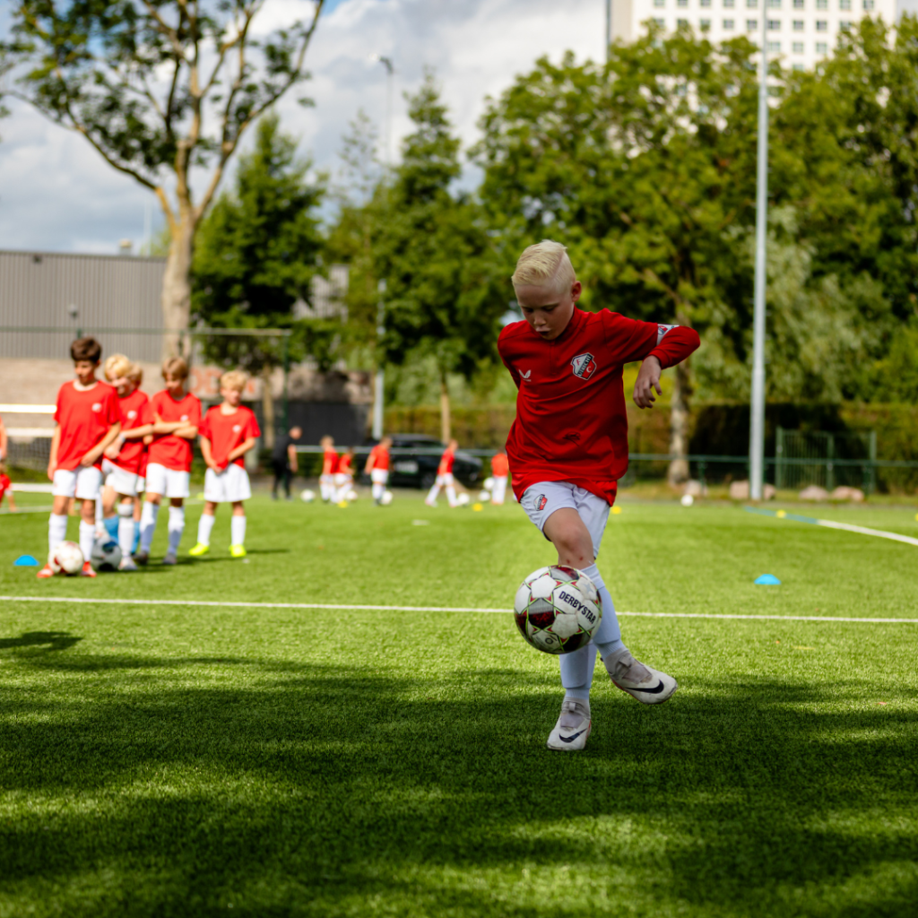 non boaridng summer soccer camps in Europe.png