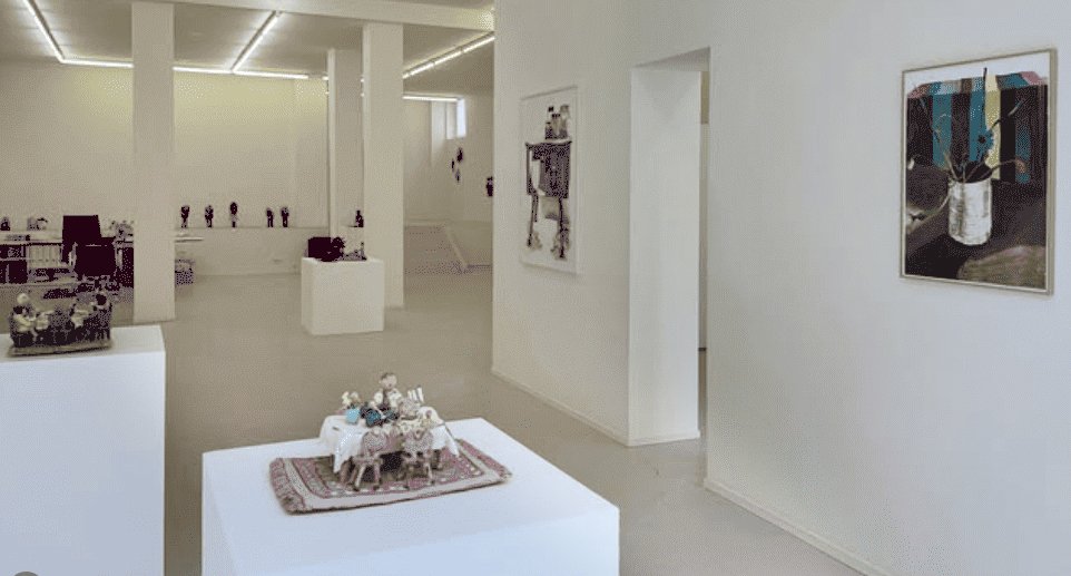 Jeannet Klement: mooie opening en boekpresentatie van "Pleased to meet you"