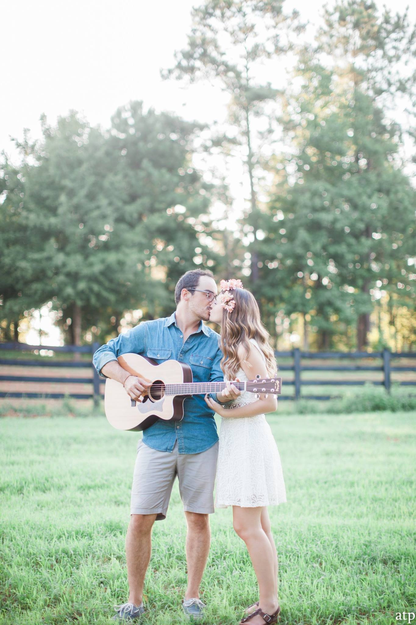 Savannah and Will's dreamy engagment in Atlanta, Georgia by A Thomas Photo