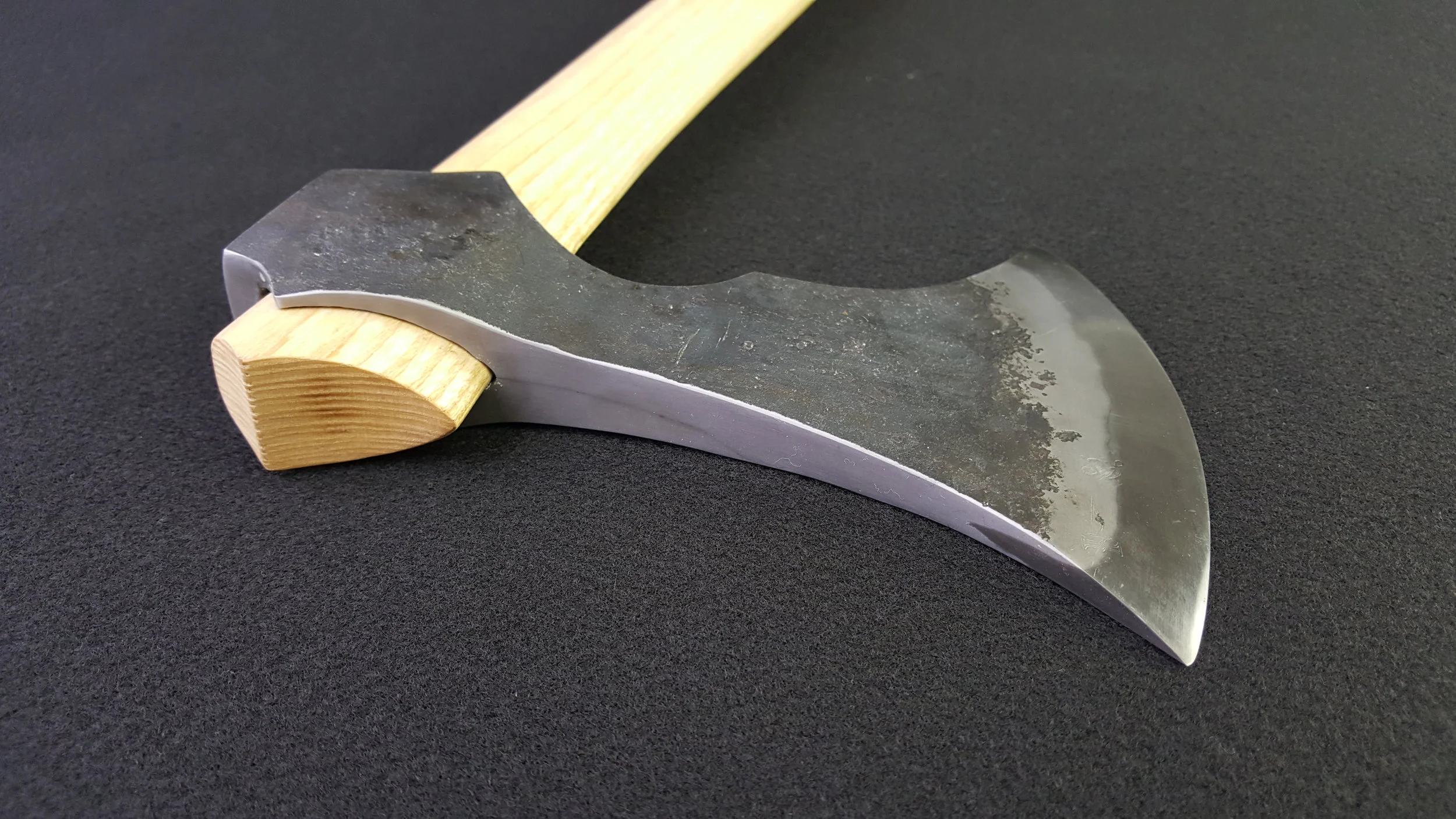 axe-3.jpg