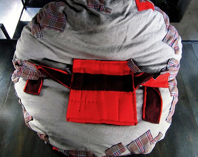 anniedufort_carre_rouge2.jpg