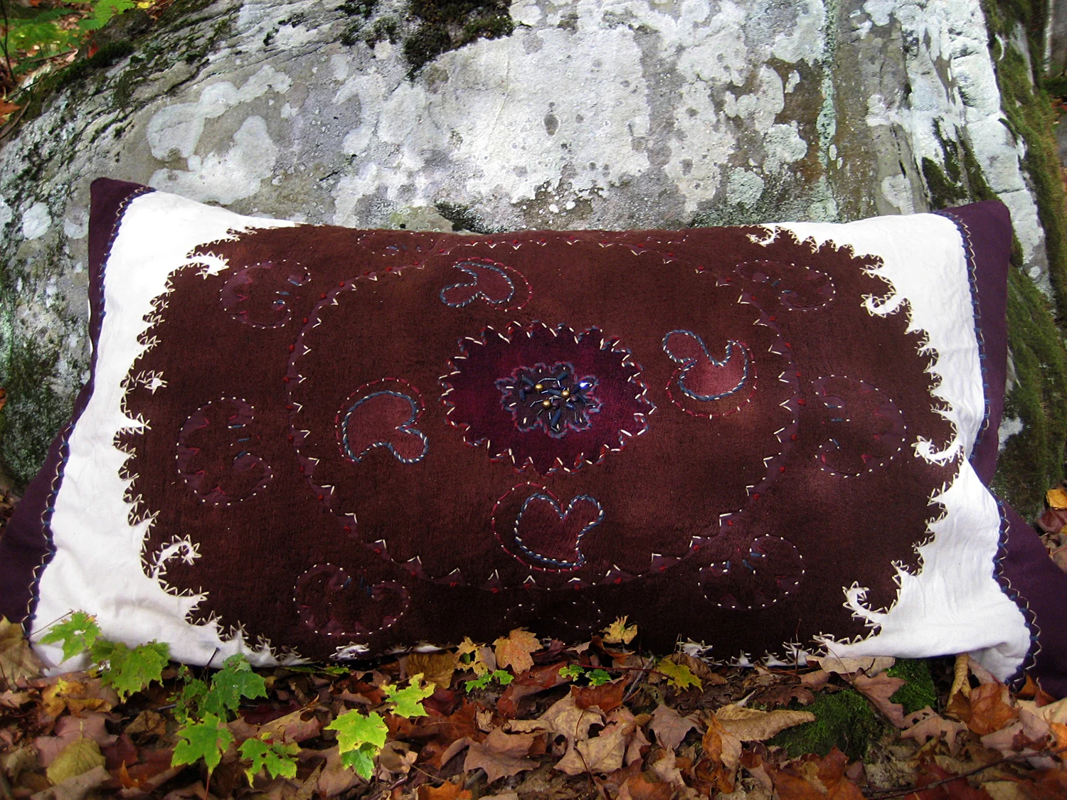 Coussins 1, 2, 3 • Tapis 4 • Banc 5 • Coussin au sol 6
