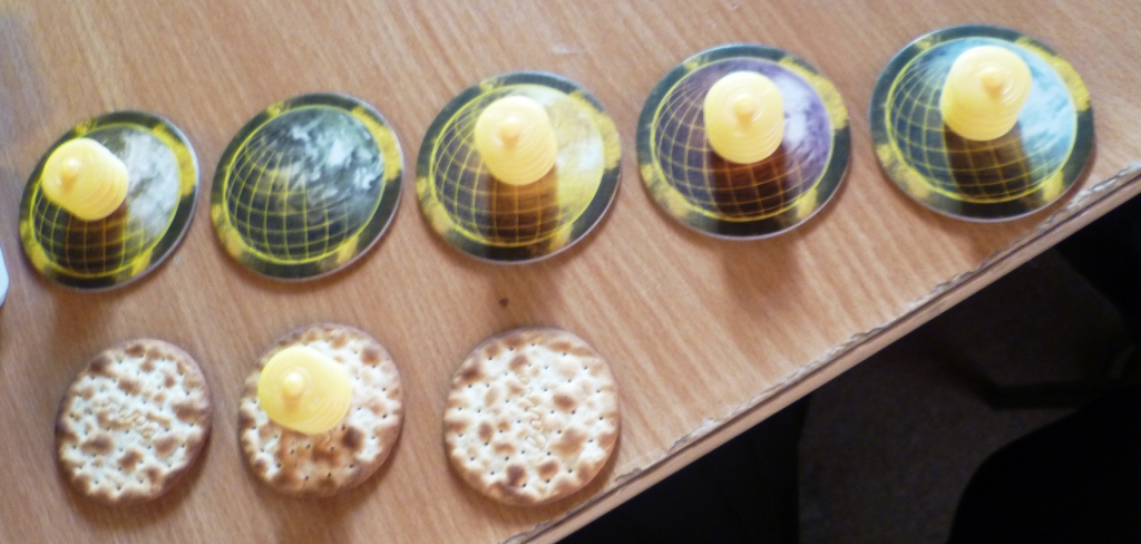 Yellow attempts to create confusion at game start with some wafer planets