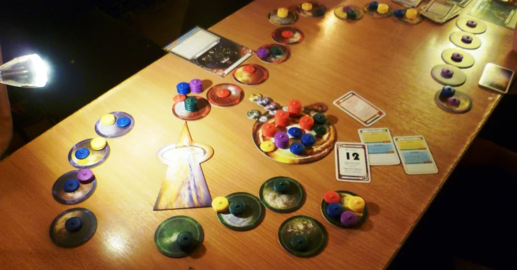 The green player (R) wins while red has suffered badly losing many units to the void