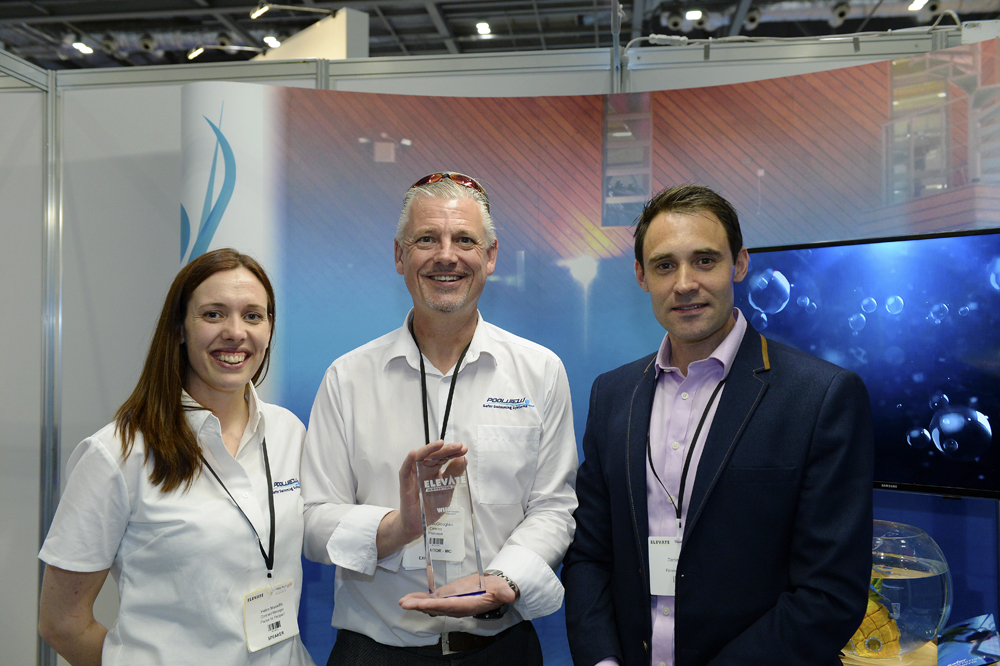 Robin McGloughlin and Helen Meckiffe receiving the "Best facility Innovation" Award at Elevate
