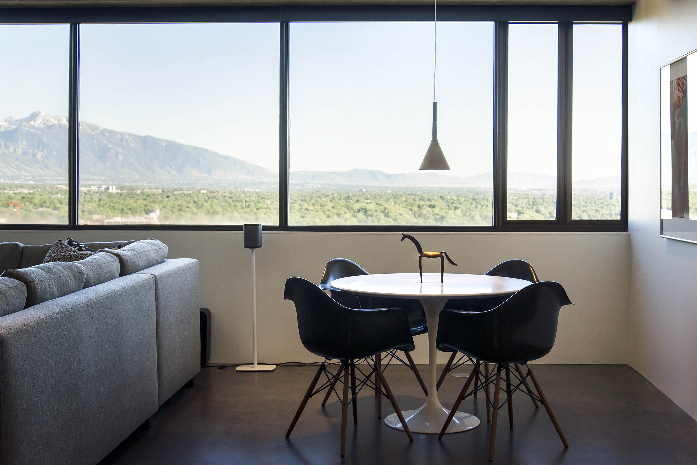 Breakfast table.jpg