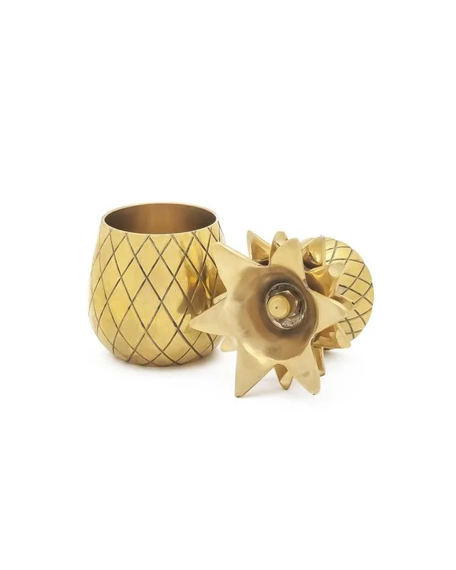 WP_VM_Host_Pineapple_Shot_Glasses_Gold_4x5_Web_03_4339e13e-2562-452a-b033-f069a62bfeb6_640x800_crop_center.jpg