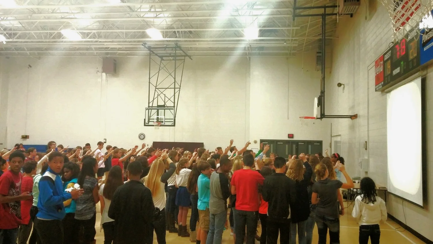 Campus Thrive in session: worshipping God