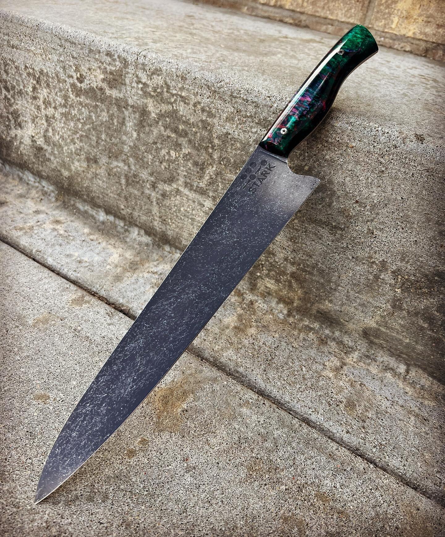 Now this is a knife! Epic slicing knife that is part of a gorgeous kitchen set we just finished for a custom order. Excited to show you all the rest of it soon!
&mdash;&mdash;&mdash;
#customknife #customknives #knifemaker #knifemaking #bladesmith #ki
