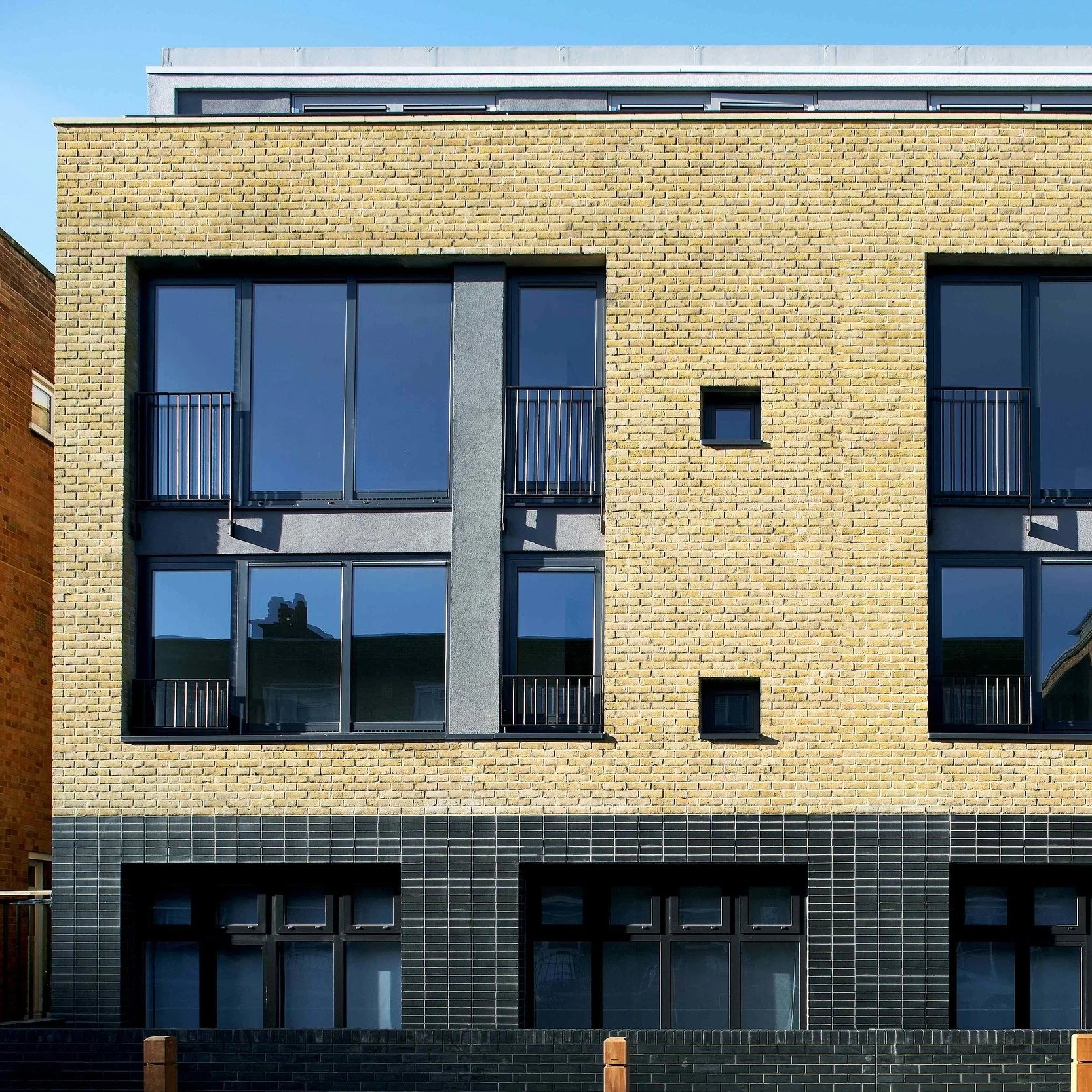 GEOFF MARSH COURT CAMDEN