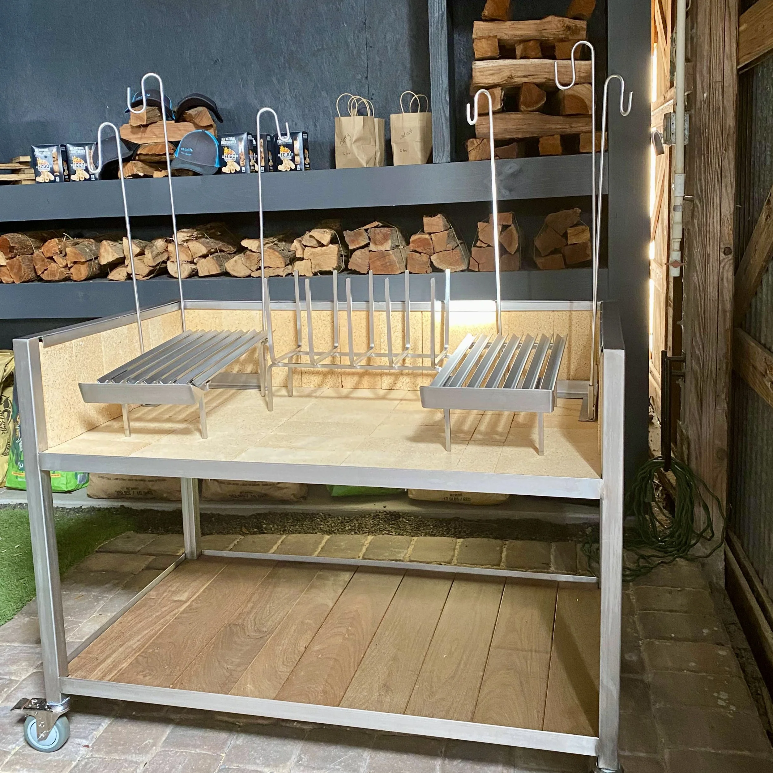 Freestanding 600 Asado Table